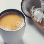 oleo de coco no café