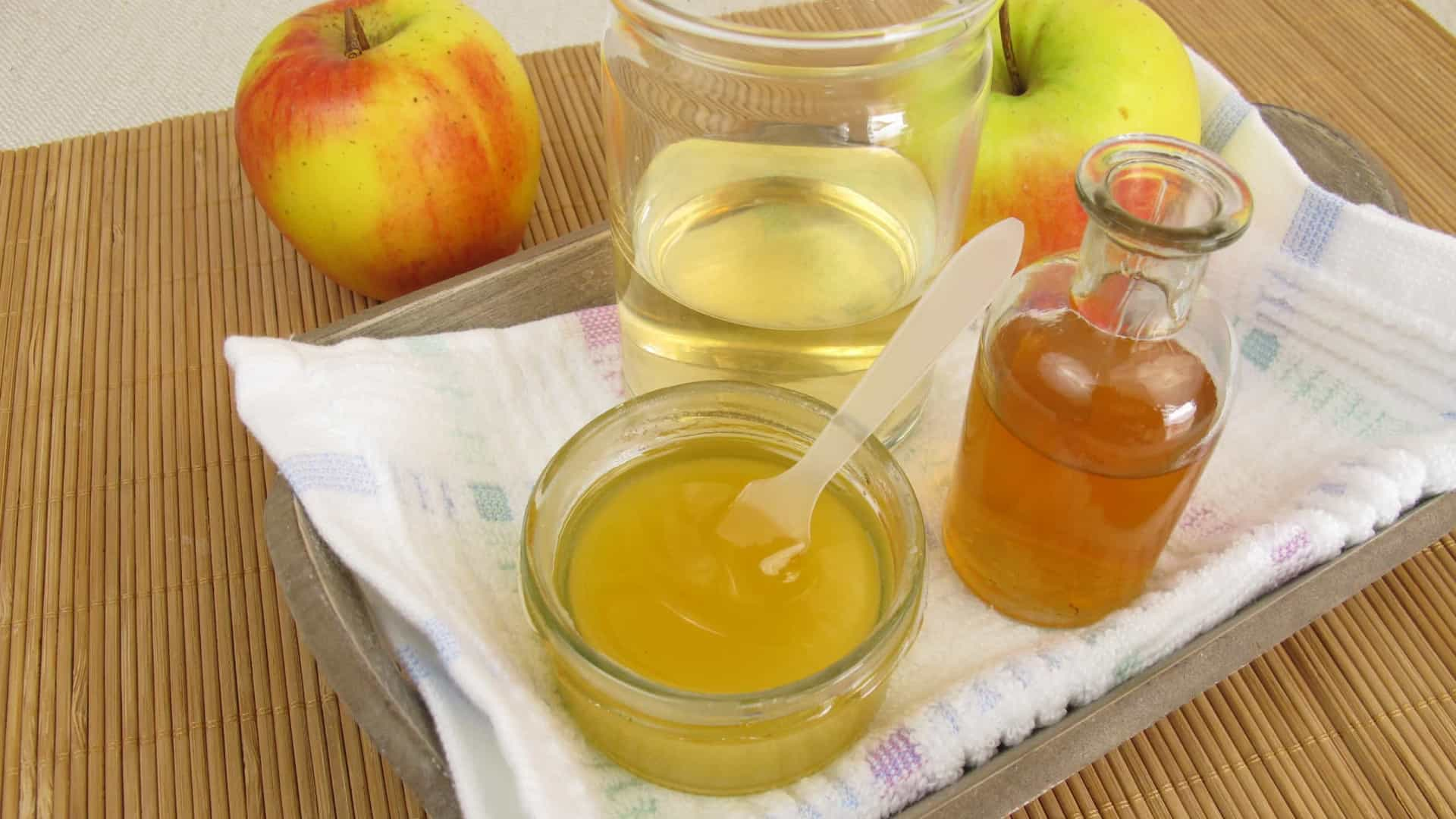 Вода с яблочным уксусом и медом. Яблочный уксус и мед. Вода яблочный уксус мед. Яблочный мед. Яблоко с медом для глаз.