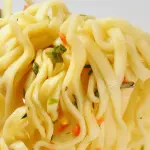 macarrão instantâneo