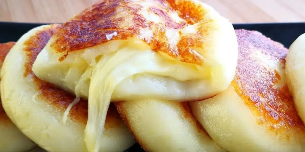 pão de batata com queijo