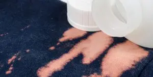 manchas de água sanitária