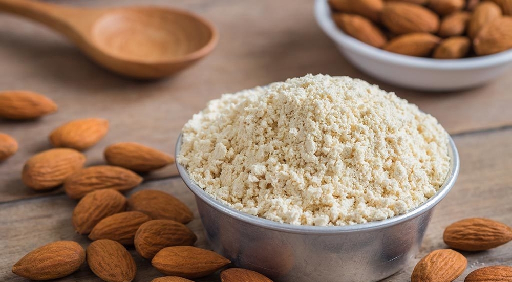 pãozinho de frigideira de farinha de amendoas