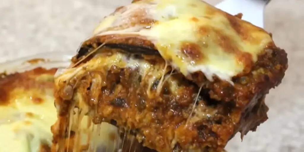Lasanha deliciosa de beringela à parmegiana